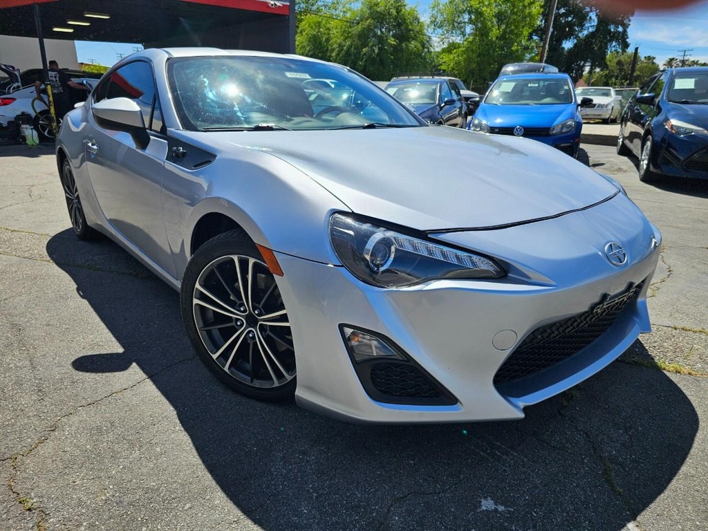 Scion FR-S Vehicle Full-screen Gallery Image 8