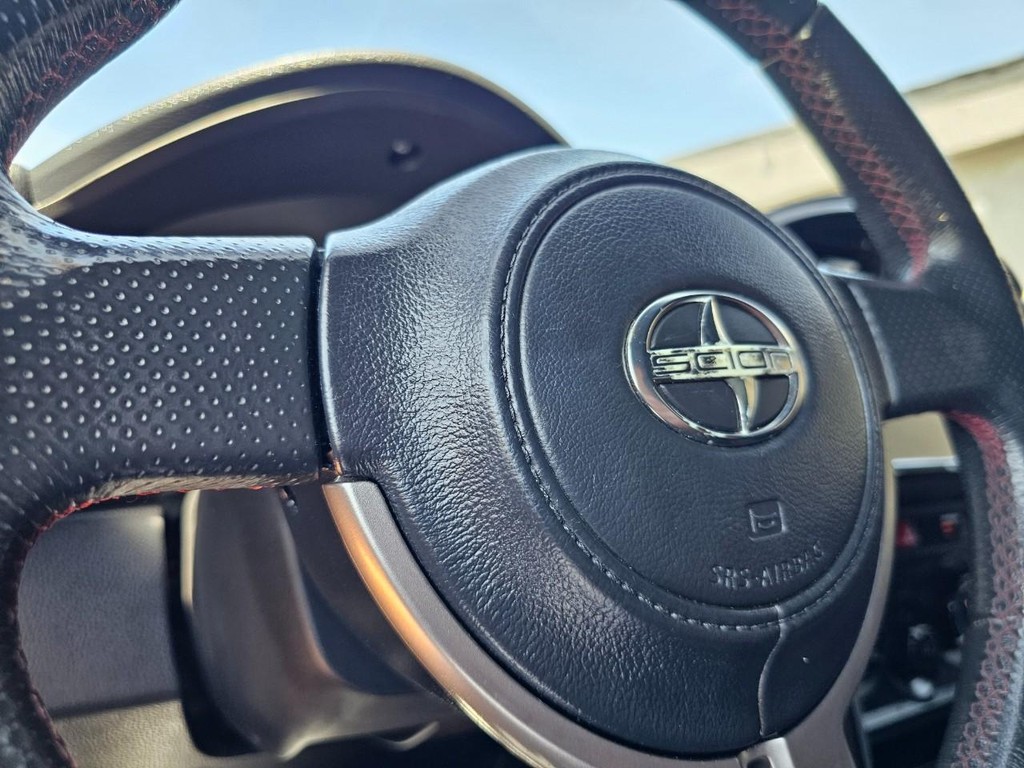 Scion FR-S Vehicle Full-screen Gallery Image 16