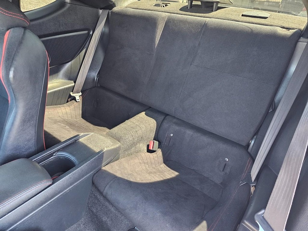 Scion FR-S Vehicle Full-screen Gallery Image 20