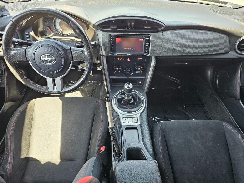 Scion FR-S Vehicle Full-screen Gallery Image 21