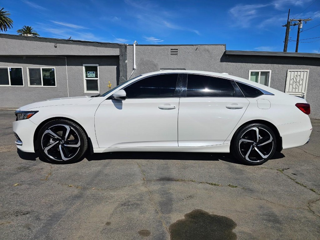 Honda Accord Sedan Vehicle Full-screen Gallery Image 2