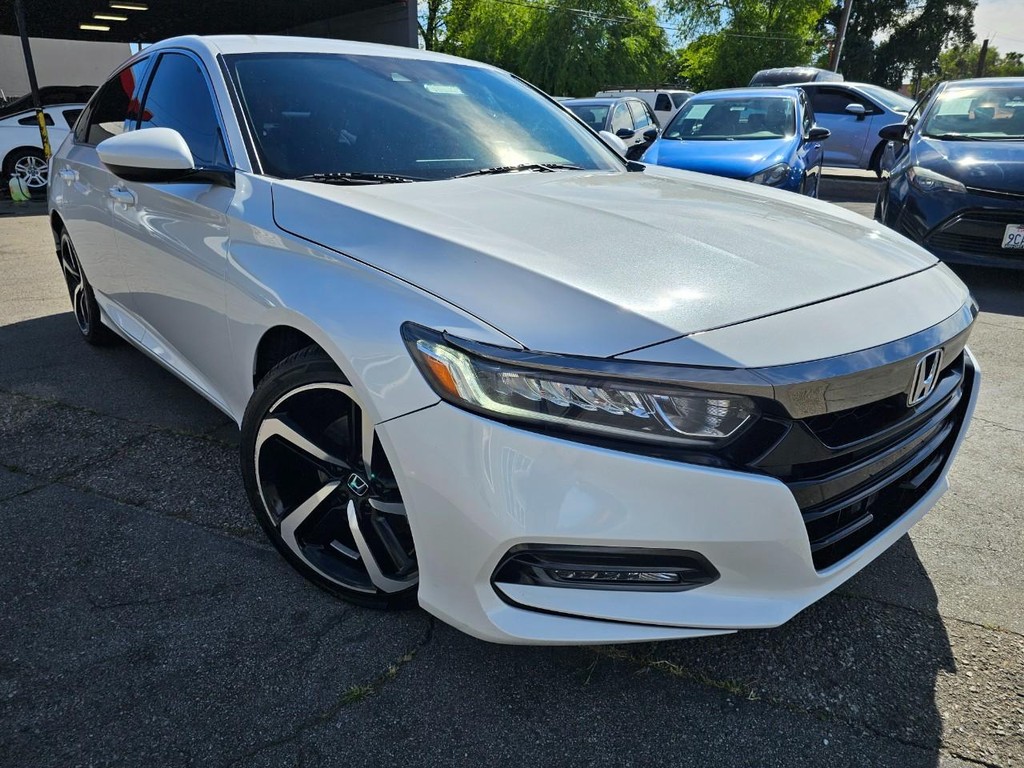 Honda Accord Sedan Vehicle Full-screen Gallery Image 7