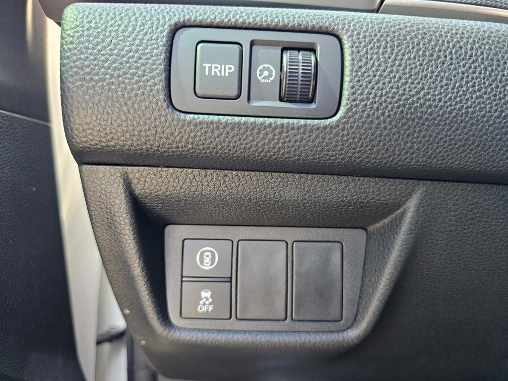Honda Accord Sedan Vehicle Full-screen Gallery Image 18