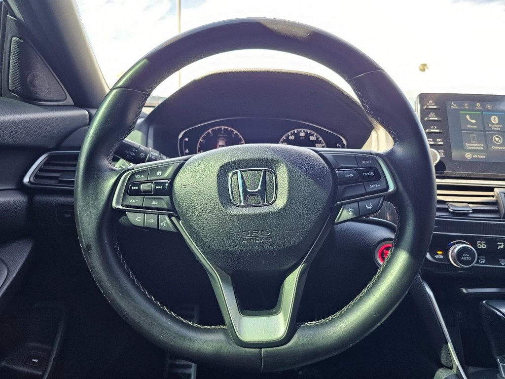 Honda Accord Sedan Vehicle Full-screen Gallery Image 29