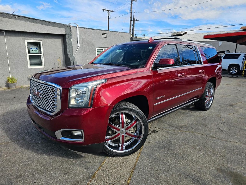 GMC Yukon XL Vehicle Full-screen Gallery Image 2