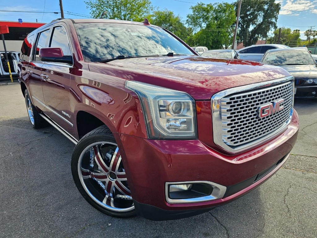 GMC Yukon XL Vehicle Full-screen Gallery Image 8