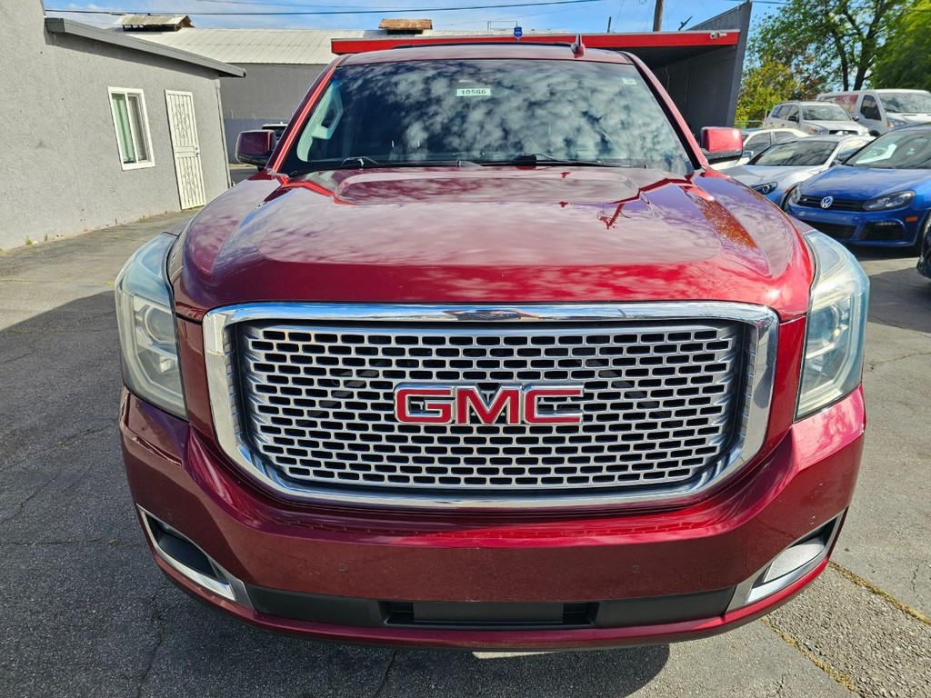 GMC Yukon XL Vehicle Full-screen Gallery Image 9