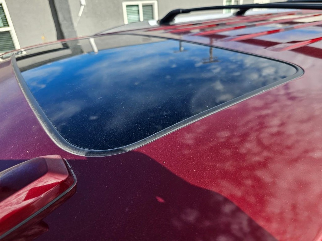 GMC Yukon XL Vehicle Full-screen Gallery Image 15