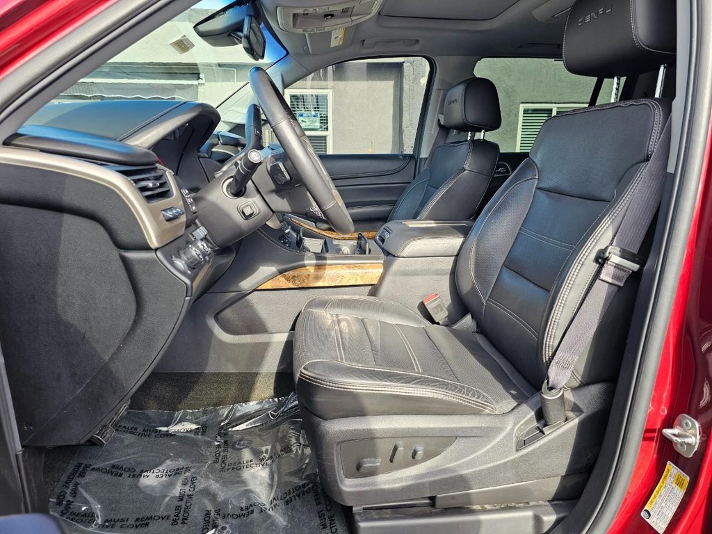 GMC Yukon XL Vehicle Full-screen Gallery Image 18