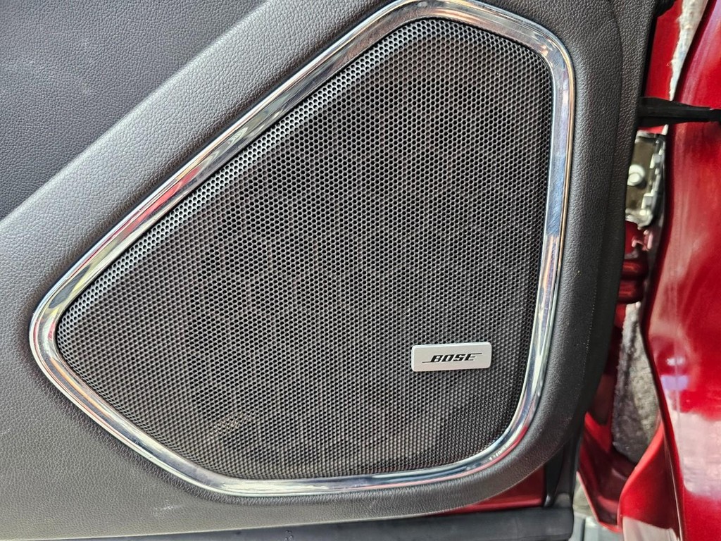 GMC Yukon XL Vehicle Full-screen Gallery Image 19