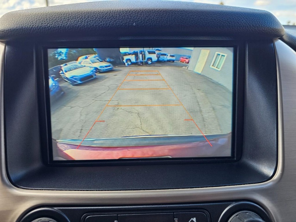 GMC Yukon XL Vehicle Full-screen Gallery Image 23