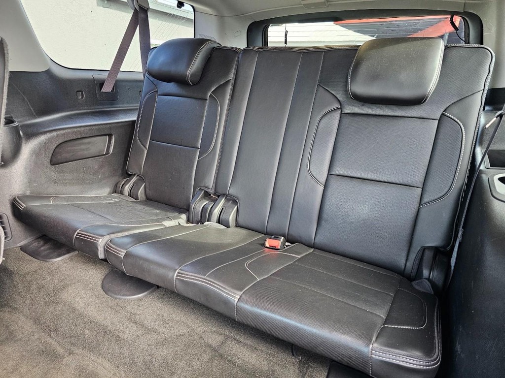 GMC Yukon XL Vehicle Full-screen Gallery Image 26