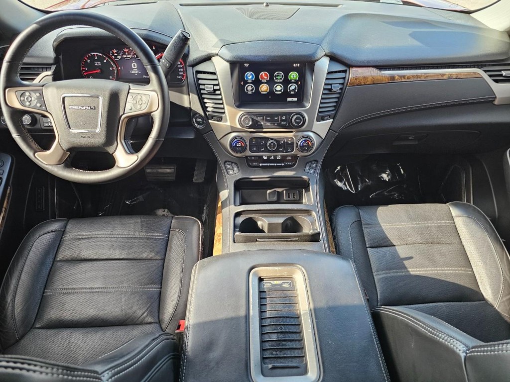 GMC Yukon XL Vehicle Full-screen Gallery Image 31