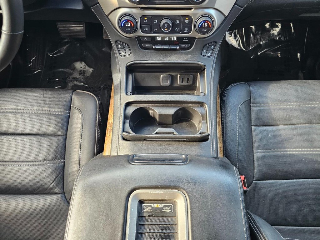 GMC Yukon XL Vehicle Full-screen Gallery Image 36