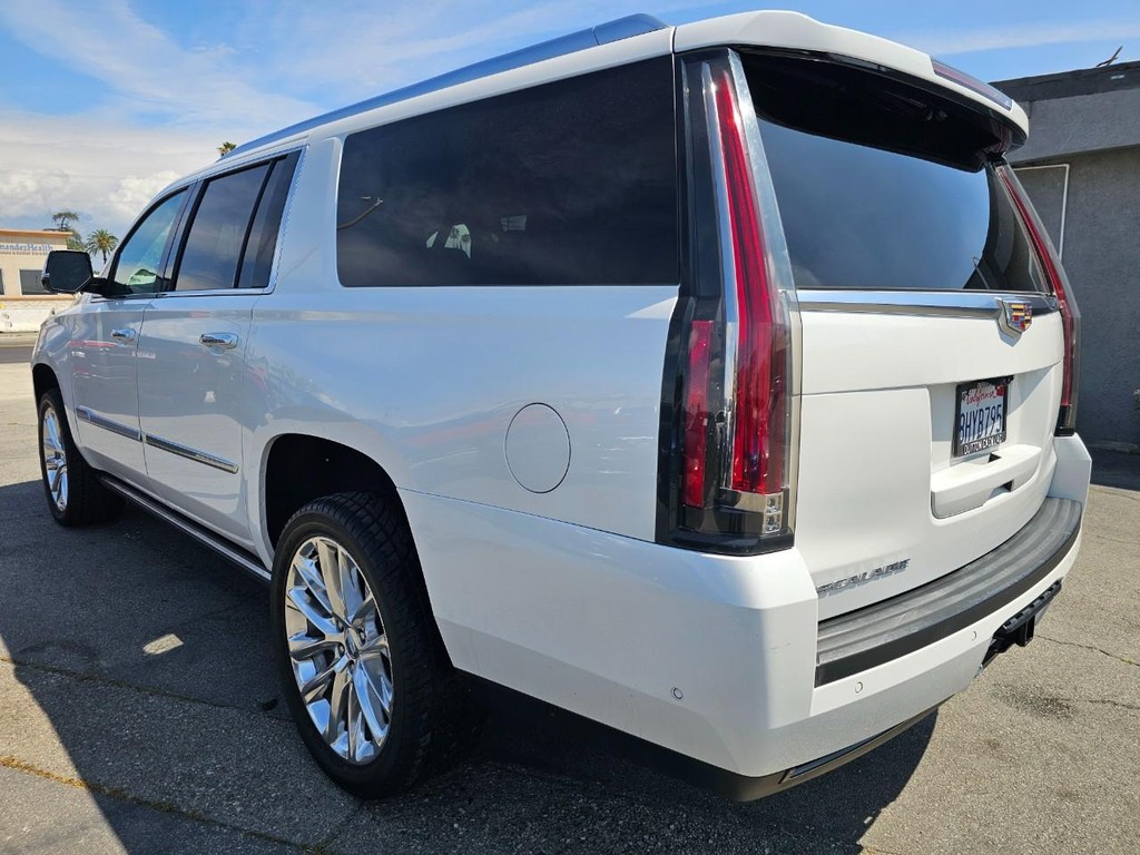 Cadillac Escalade ESV Vehicle Full-screen Gallery Image 4