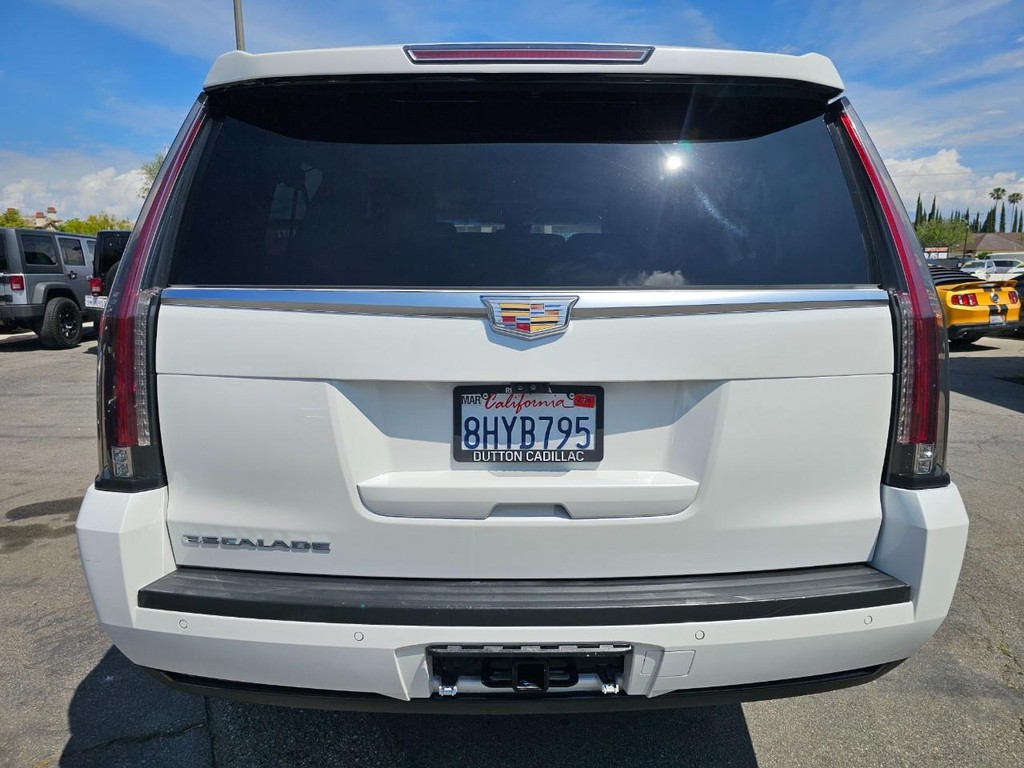 Cadillac Escalade ESV Vehicle Full-screen Gallery Image 5