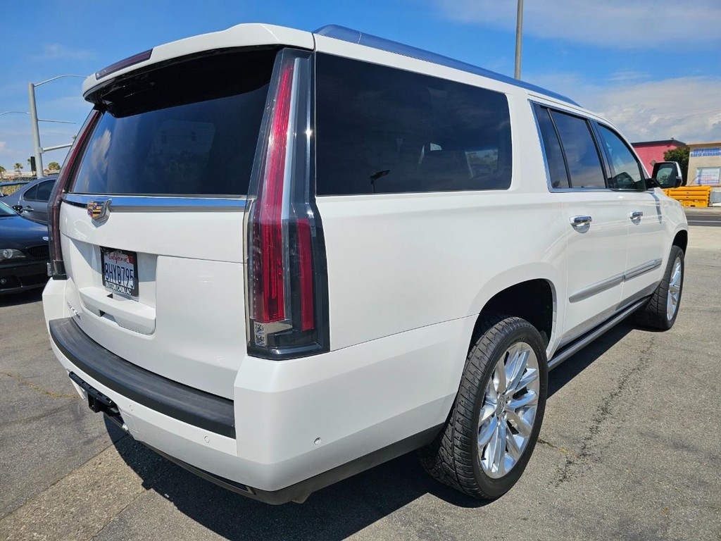 Cadillac Escalade ESV Vehicle Full-screen Gallery Image 6