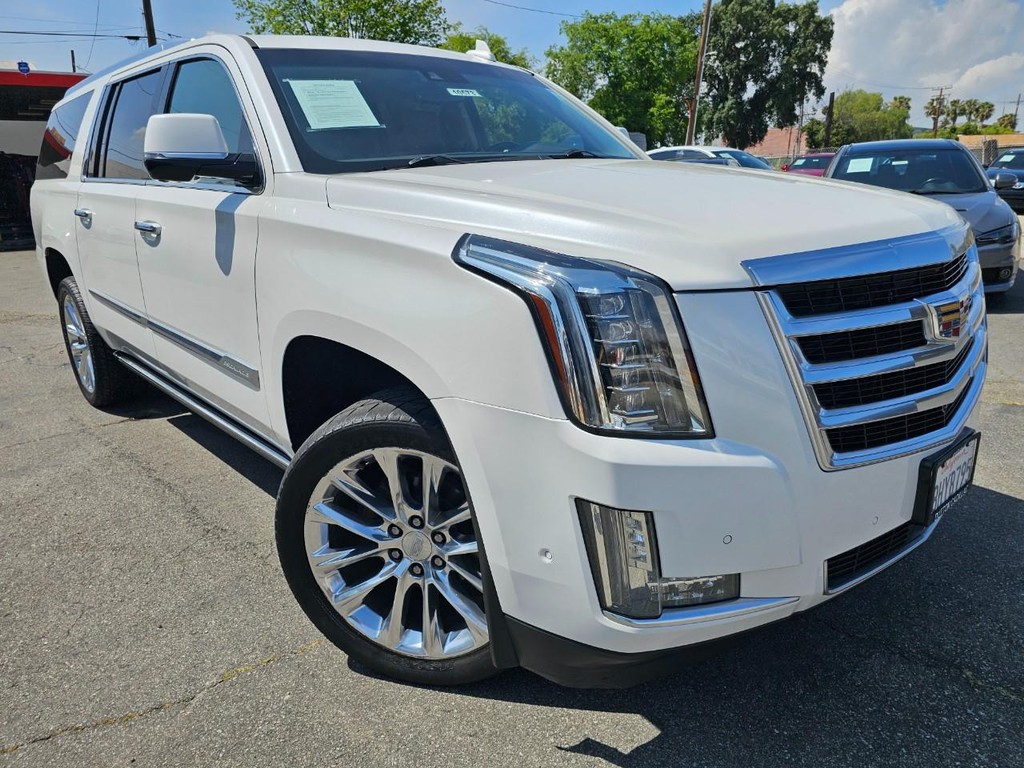 Cadillac Escalade ESV Vehicle Full-screen Gallery Image 8