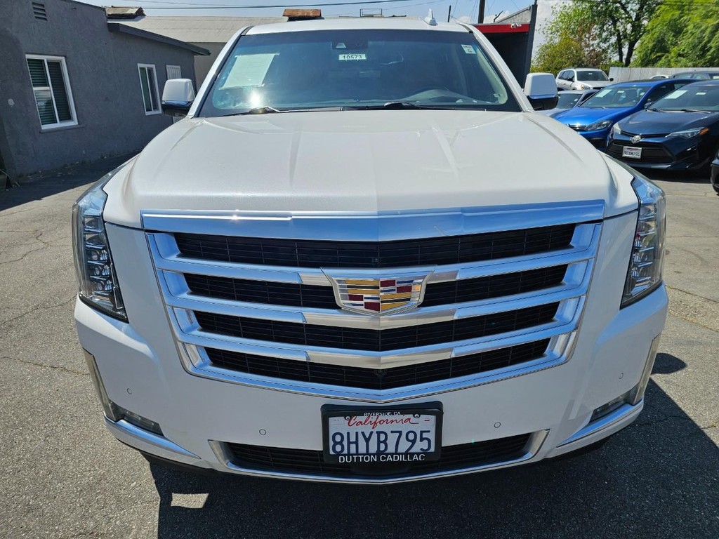 Cadillac Escalade ESV Vehicle Full-screen Gallery Image 9