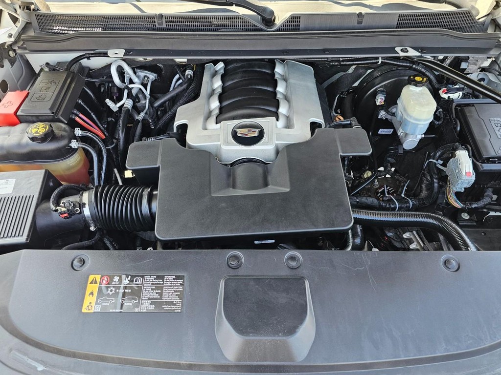 Cadillac Escalade ESV Vehicle Full-screen Gallery Image 41