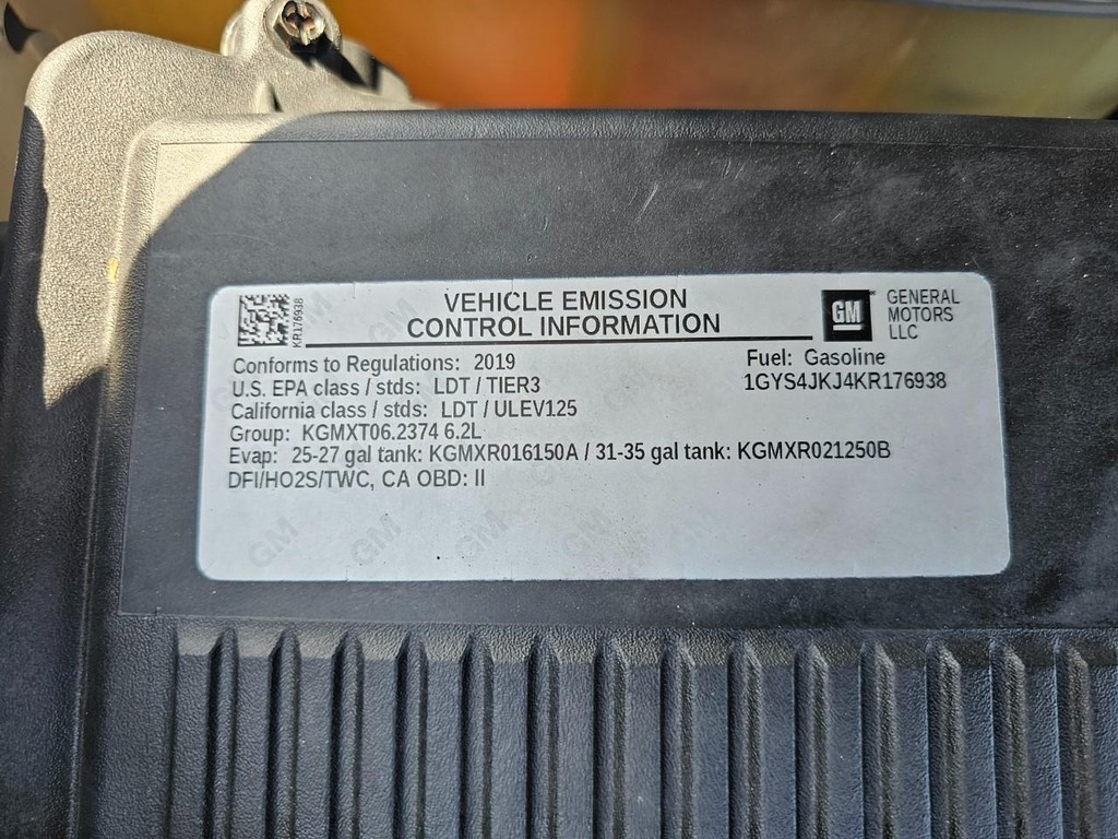 Cadillac Escalade ESV Vehicle Full-screen Gallery Image 42