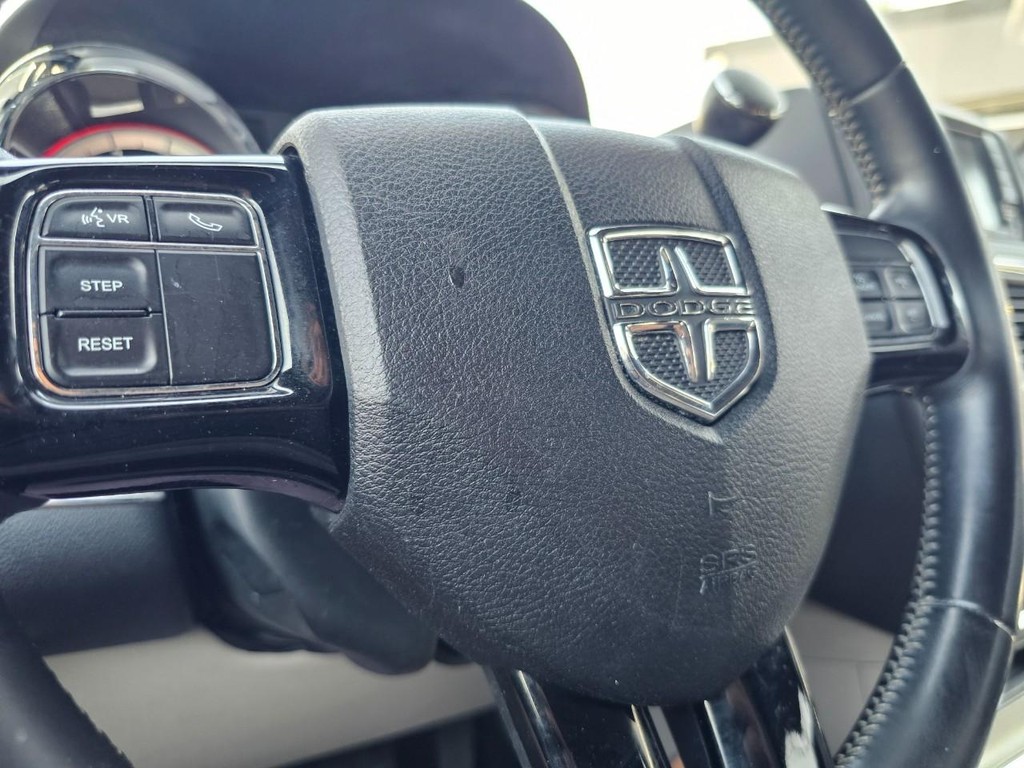 Dodge Grand Caravan Vehicle Full-screen Gallery Image 18