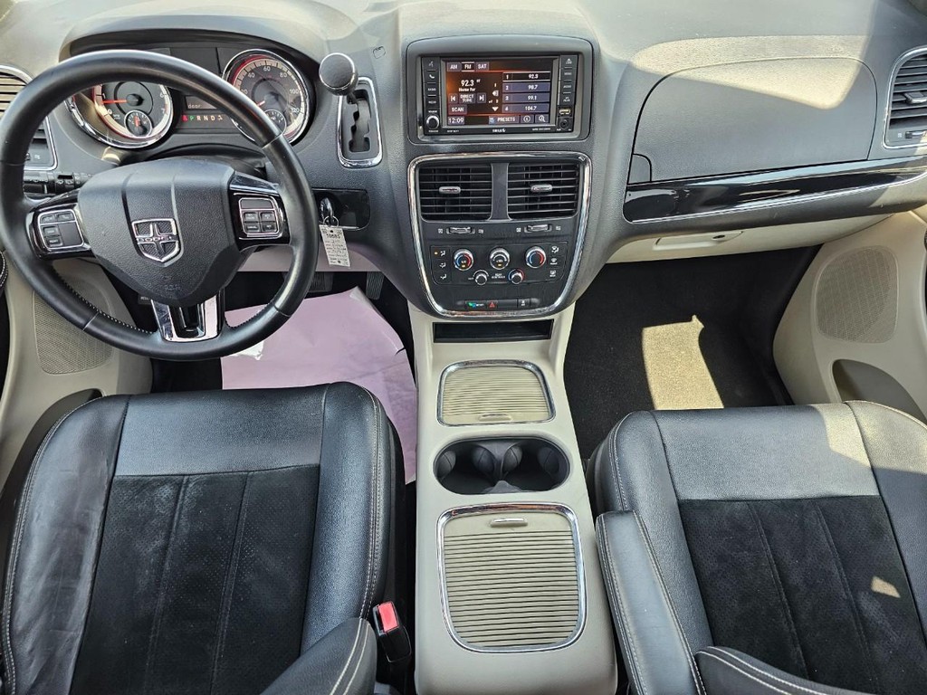Dodge Grand Caravan Vehicle Full-screen Gallery Image 25