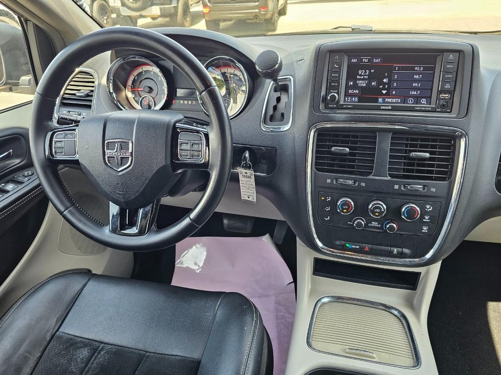 Dodge Grand Caravan Vehicle Full-screen Gallery Image 28