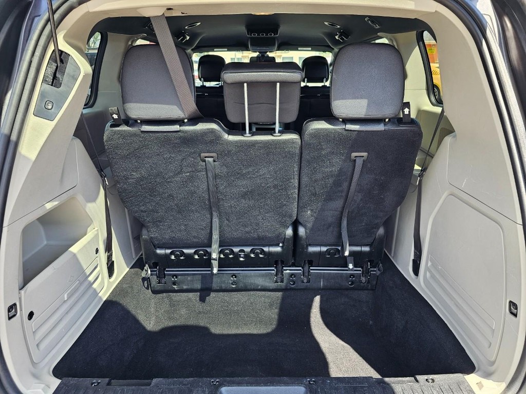 Dodge Grand Caravan Vehicle Full-screen Gallery Image 33