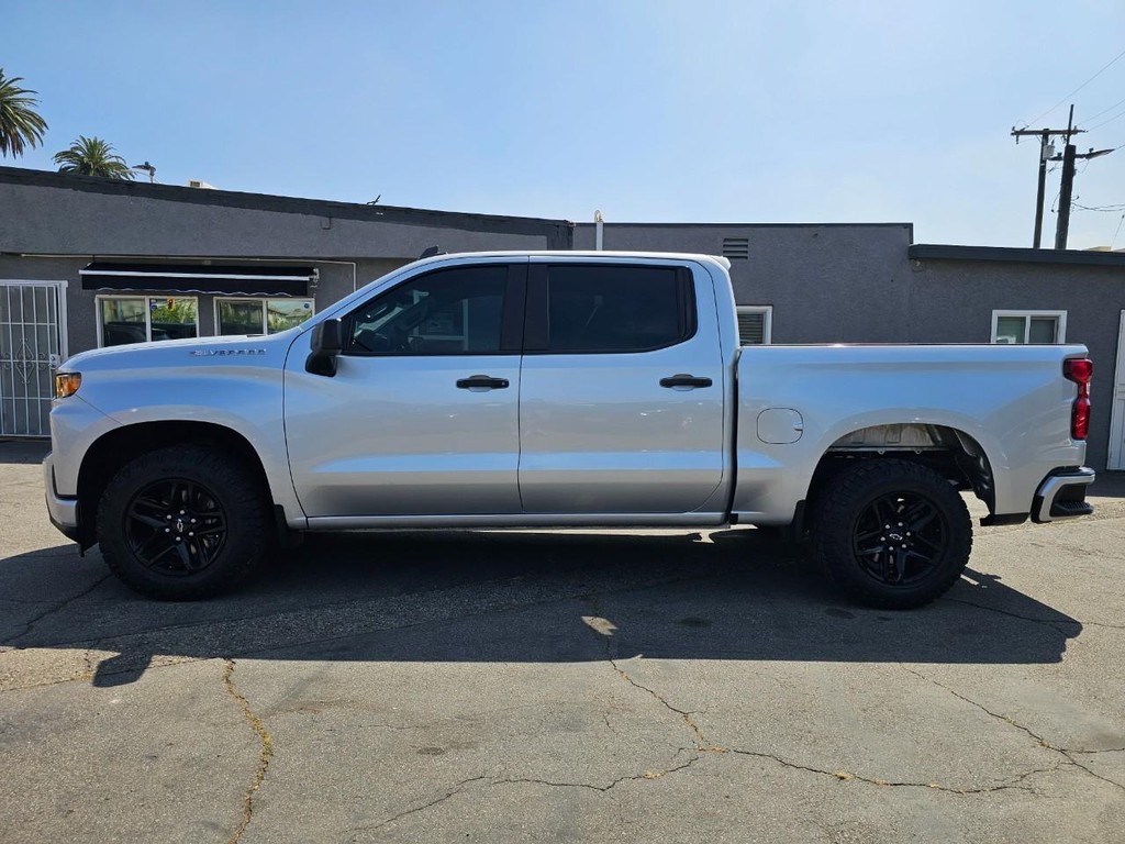 Chevrolet Silverado 1500 Vehicle Full-screen Gallery Image 3