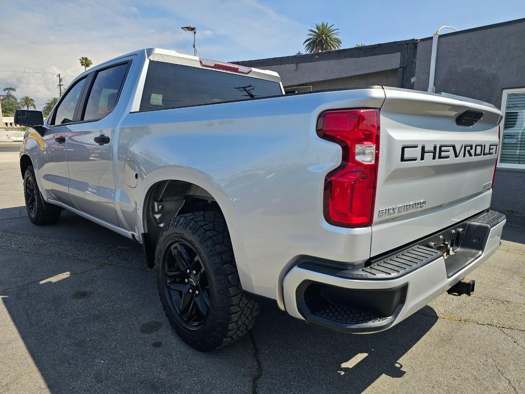 Chevrolet Silverado 1500 Vehicle Full-screen Gallery Image 4