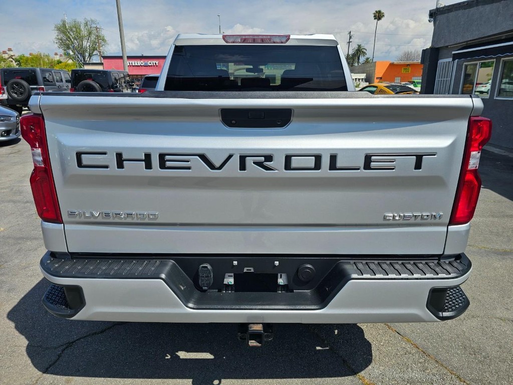 Chevrolet Silverado 1500 Vehicle Full-screen Gallery Image 5