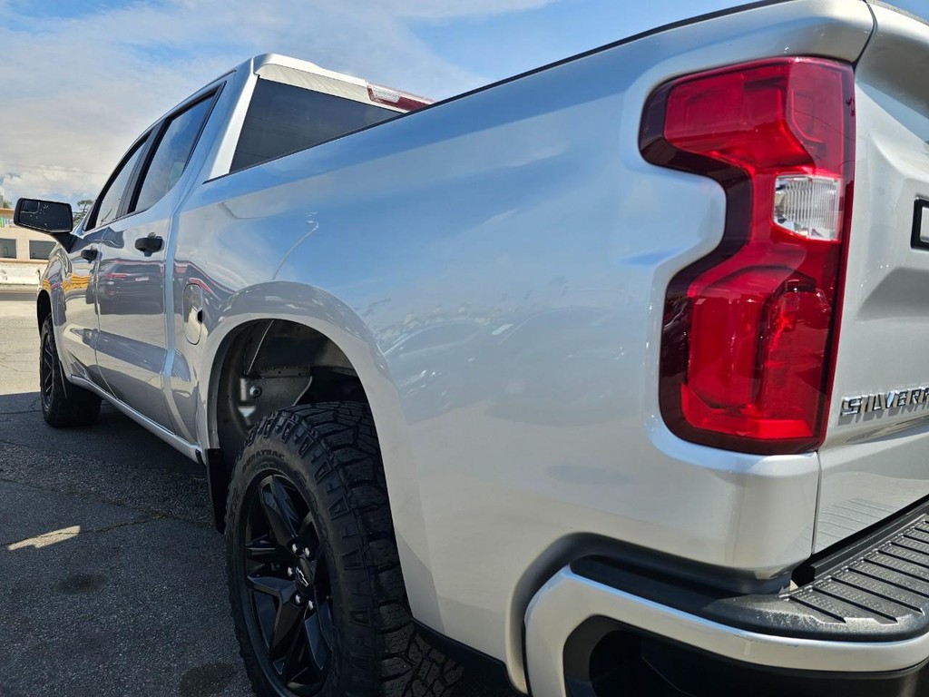 Chevrolet Silverado 1500 Vehicle Full-screen Gallery Image 12