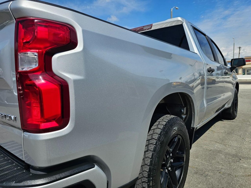 Chevrolet Silverado 1500 Vehicle Full-screen Gallery Image 13