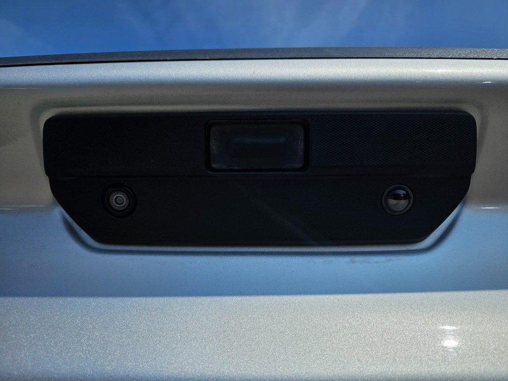 Chevrolet Silverado 1500 Vehicle Full-screen Gallery Image 14