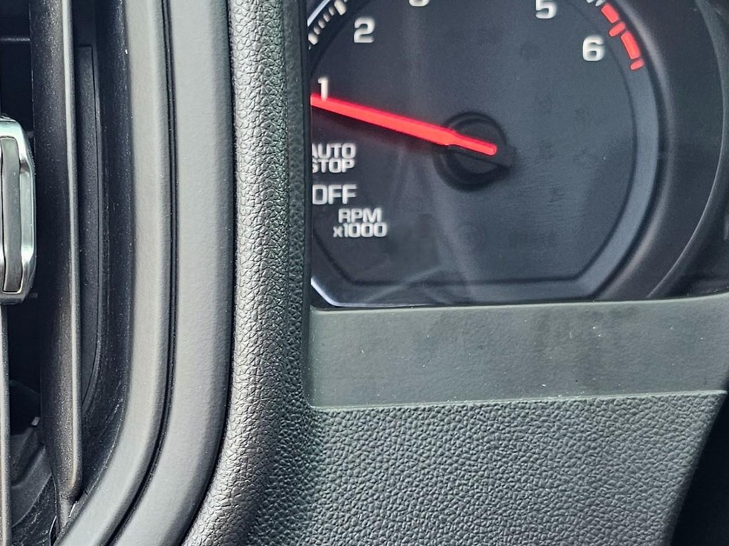 Chevrolet Silverado 1500 Vehicle Full-screen Gallery Image 18