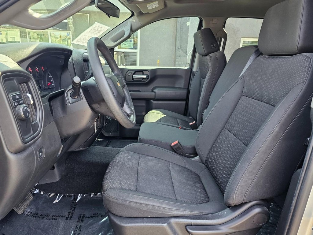 Chevrolet Silverado 1500 Vehicle Full-screen Gallery Image 22