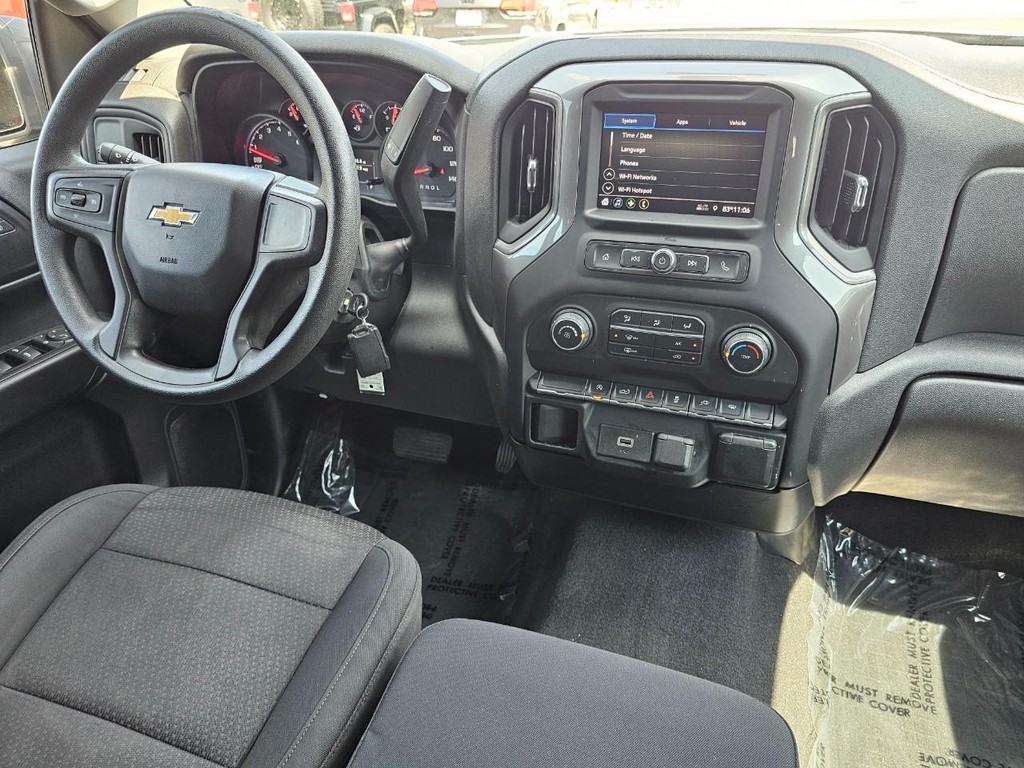 Chevrolet Silverado 1500 Vehicle Full-screen Gallery Image 26