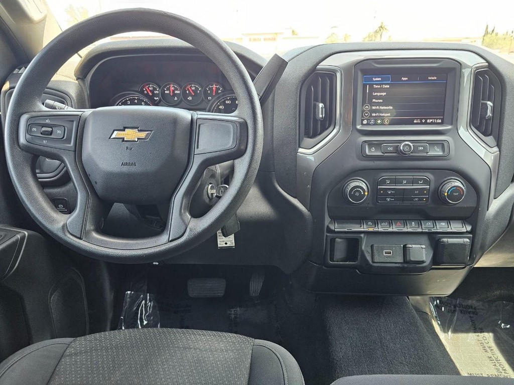 Chevrolet Silverado 1500 Vehicle Full-screen Gallery Image 28