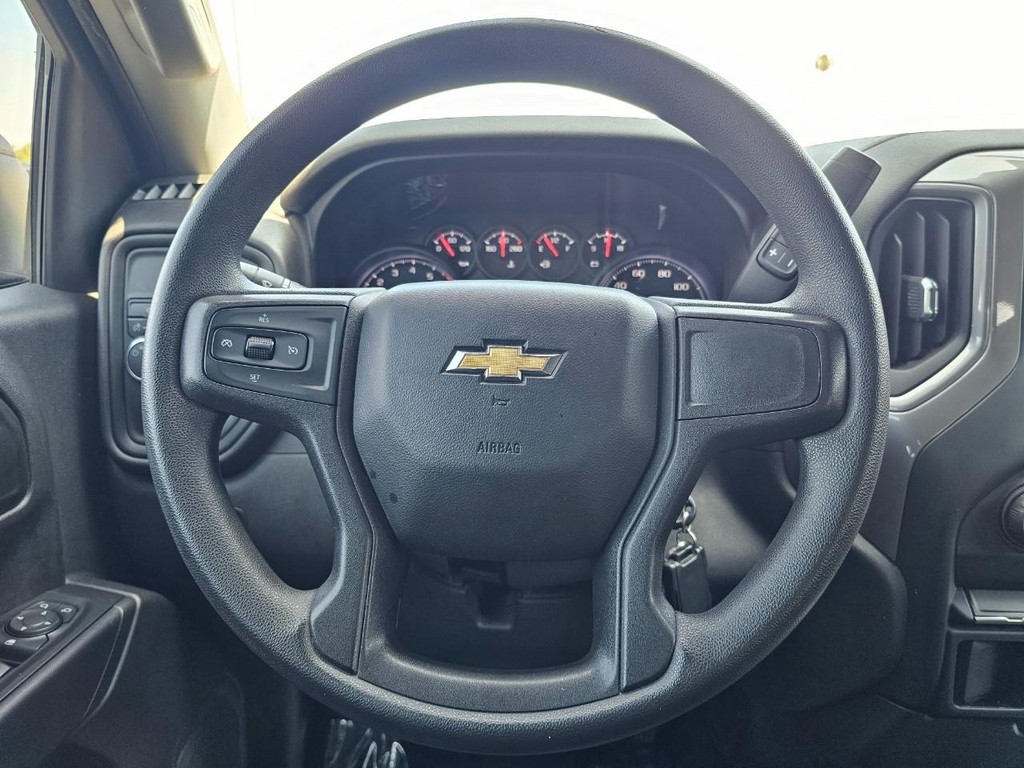 Chevrolet Silverado 1500 Vehicle Full-screen Gallery Image 29