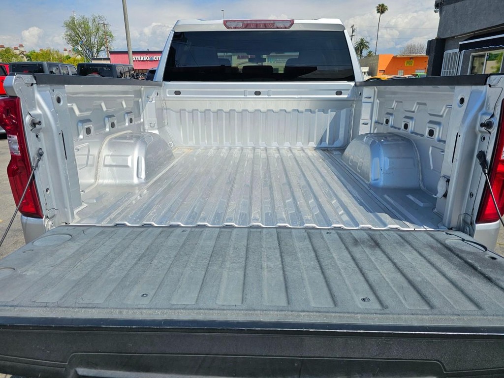 Chevrolet Silverado 1500 Vehicle Full-screen Gallery Image 34