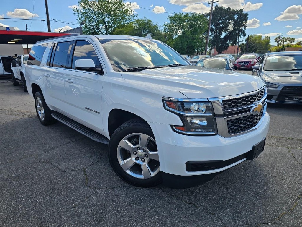 Chevrolet Suburban Vehicle Full-screen Gallery Image 8