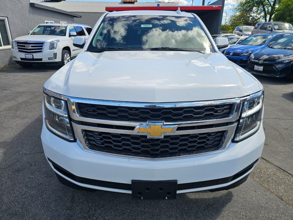 Chevrolet Suburban Vehicle Full-screen Gallery Image 9