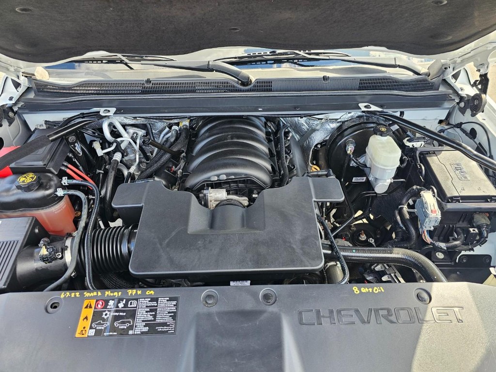 Chevrolet Suburban Vehicle Full-screen Gallery Image 37