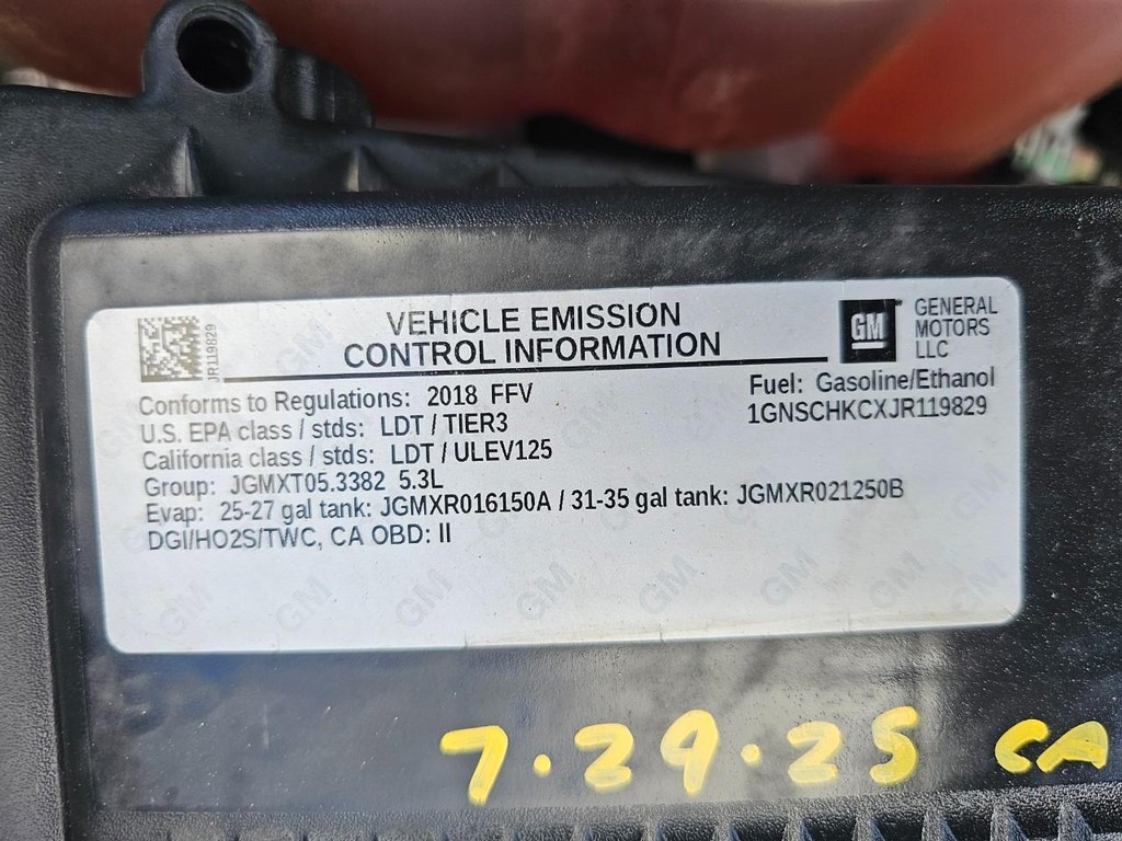 Chevrolet Suburban Vehicle Full-screen Gallery Image 38