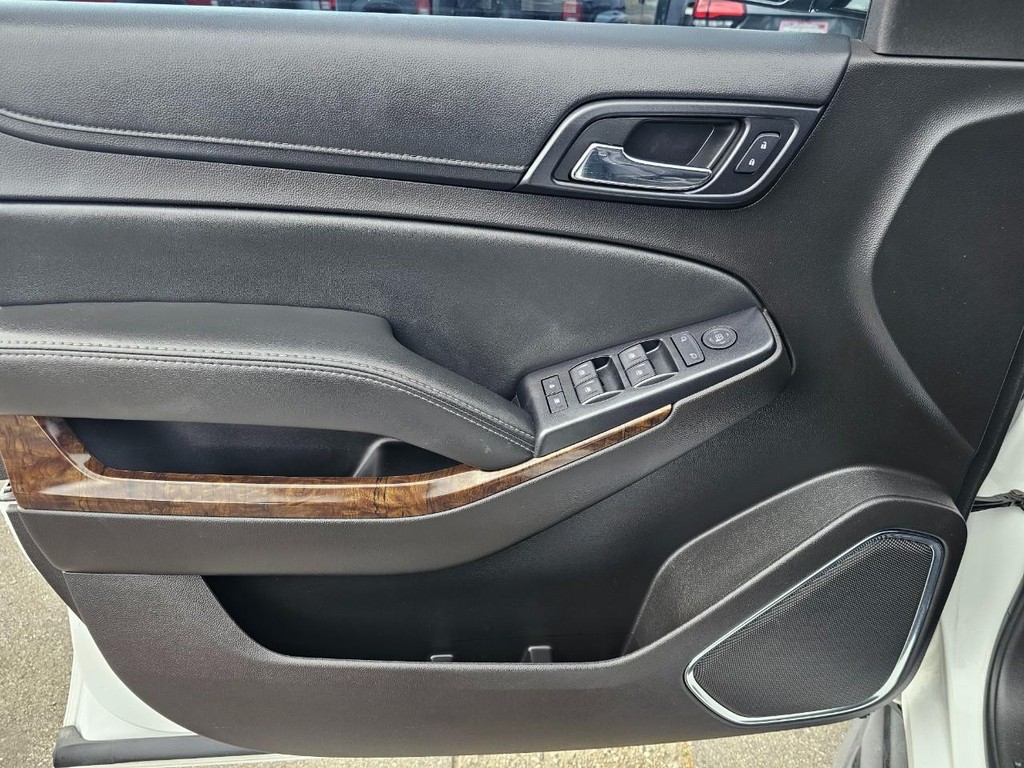 Chevrolet Tahoe Vehicle Full-screen Gallery Image 18