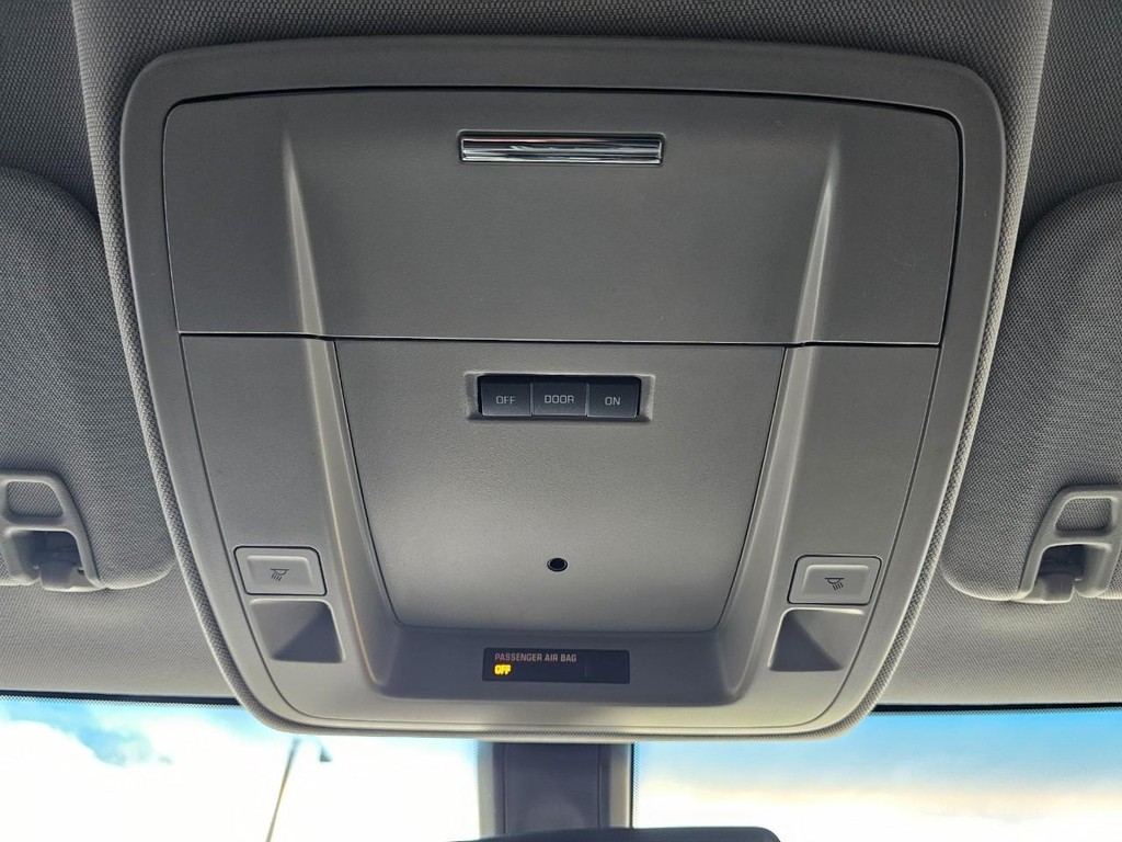 Chevrolet Tahoe Vehicle Full-screen Gallery Image 34