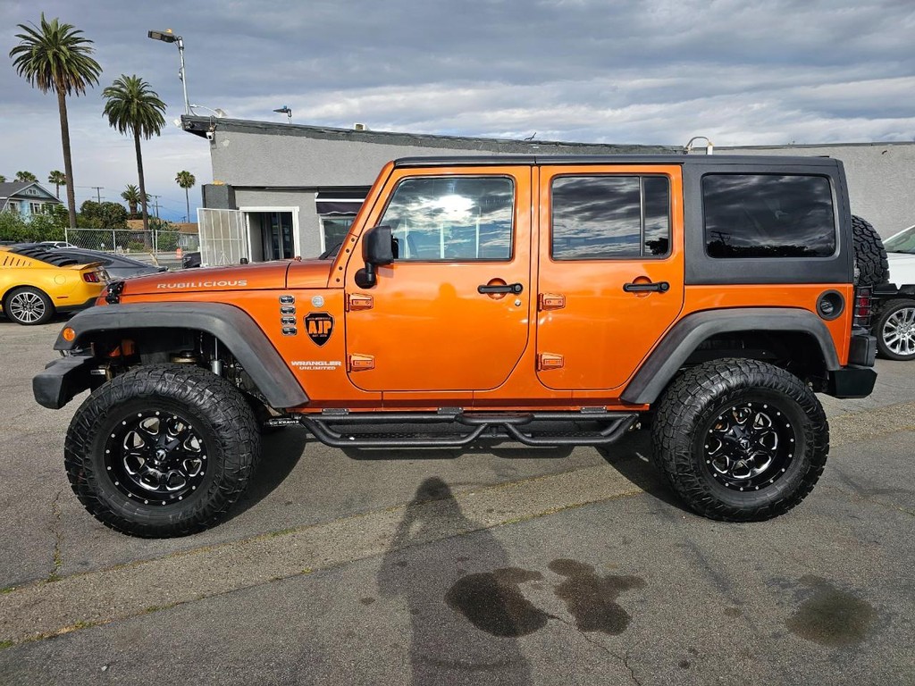 Jeep Wrangler Unlimited Vehicle Full-screen Gallery Image 4