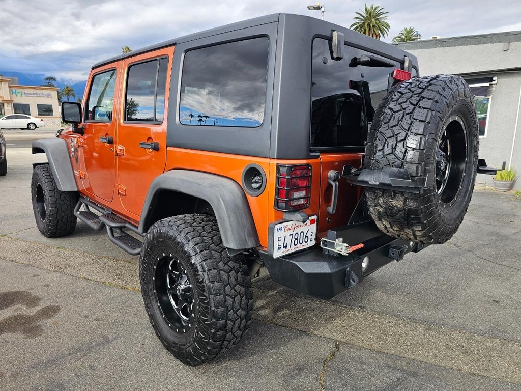 Jeep Wrangler Unlimited Vehicle Full-screen Gallery Image 5