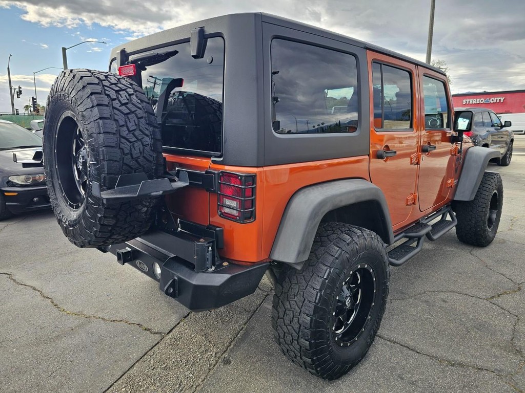 Jeep Wrangler Unlimited Vehicle Full-screen Gallery Image 7